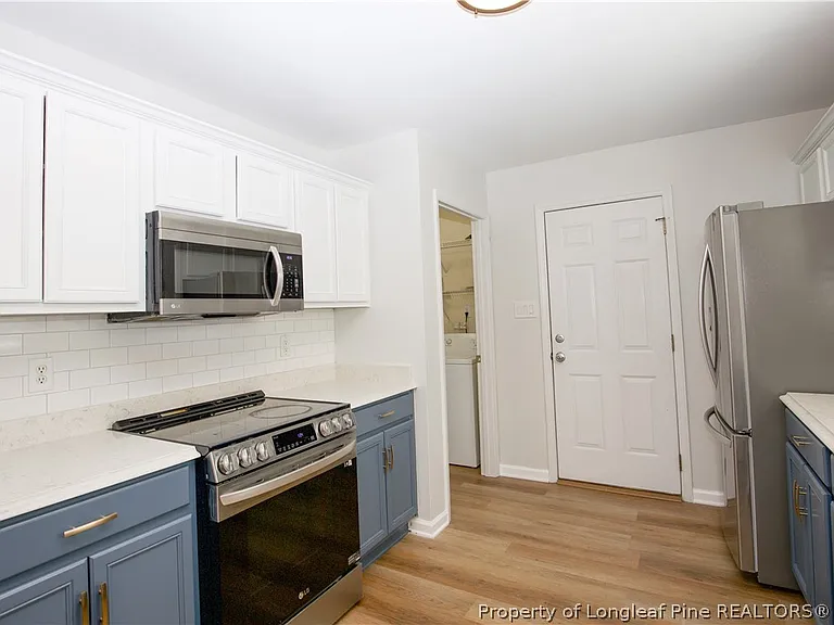 112 Raymond St — Photo 12