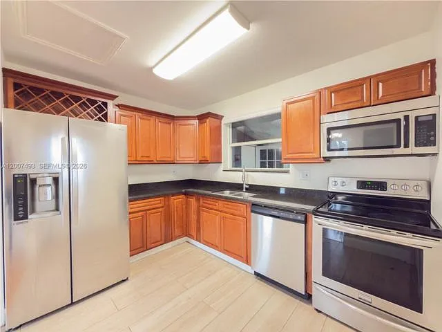 410 Pinecrest Dr — Photo 4