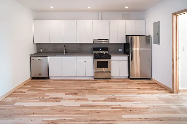 Rented by Easy Street Properties | media 9