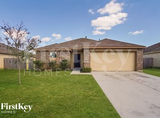 106 W Red Oak Ln, Texas City, TX 77591