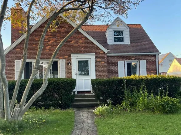 191 Center Street, Williston Park, NY 11596