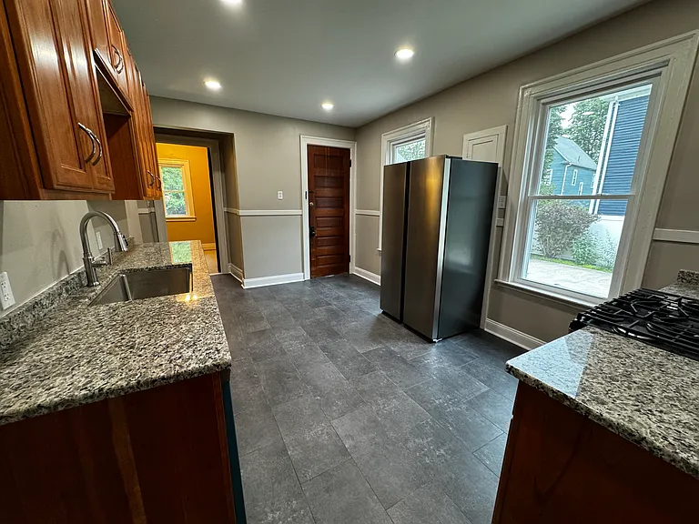 294 Baynes St #1 — Photo 5