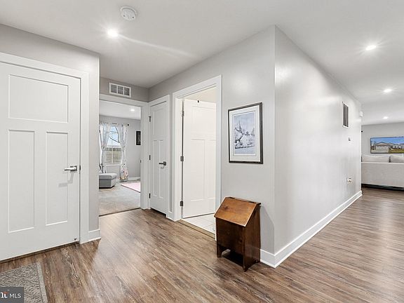 4th image of 117 Buena Vista Dr