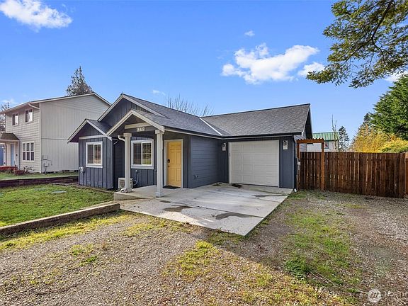 2nd image of 1272 Admirals Drive