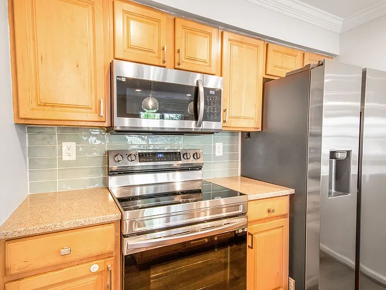 14318 S Shore Ct — Photo 45
