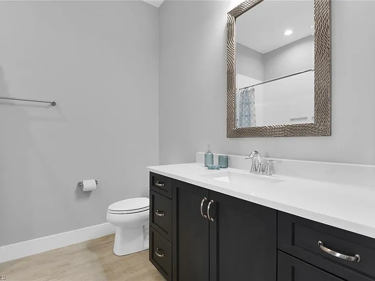 1621 Begonia Ct — Photo 38