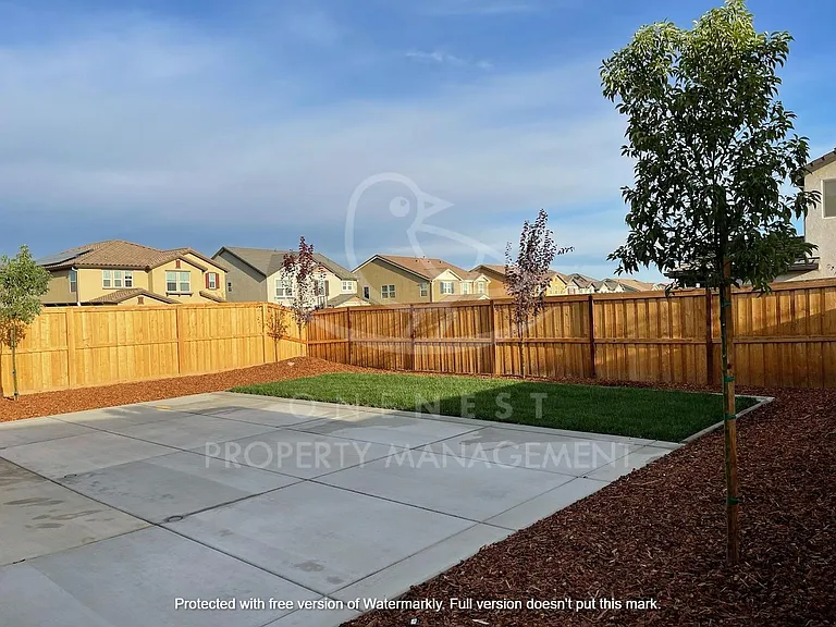 638 Valencia St — Photo 28