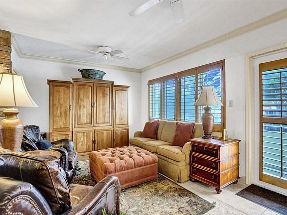 2nd image of 1000 SE 4th Street #219