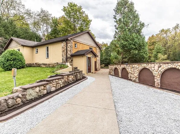 13885 Pont Rd, Springboro, PA 16435
