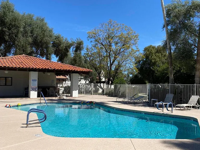 4014 E Cortez St — Photo 39