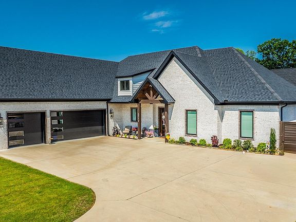 2nd image of 4912 Lake Vista Dr
