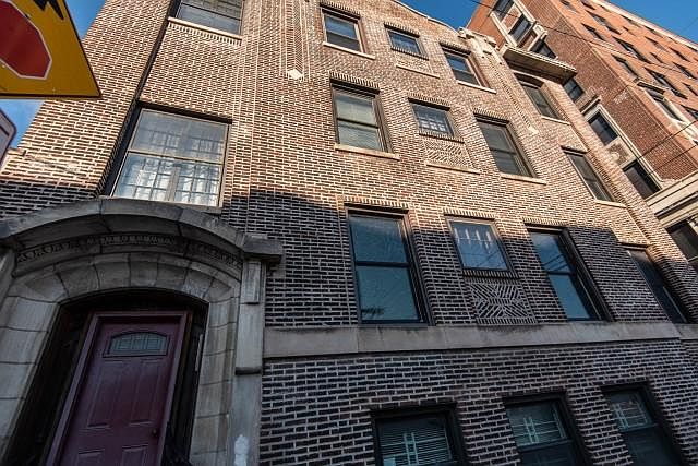 1st image of 1020 W Foster Ave APT 1W