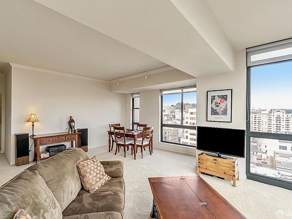4th image of 1 Daniel Burnham Ct APT 1208