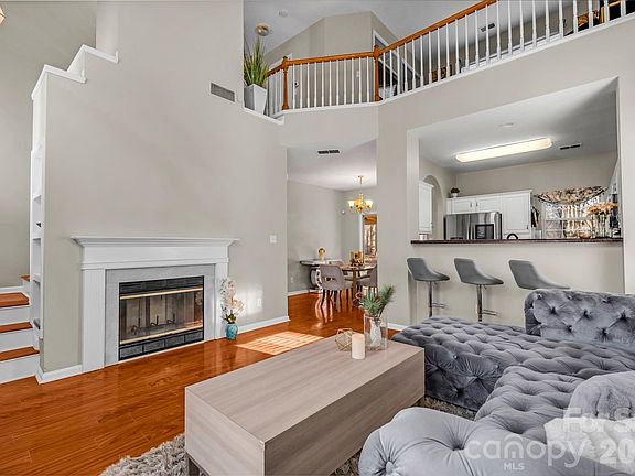 4th image of 8622 Woodhill Manor Ct