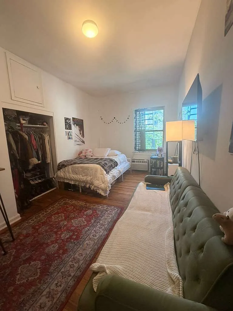 Building Photo - 324 E 14th St #5-B