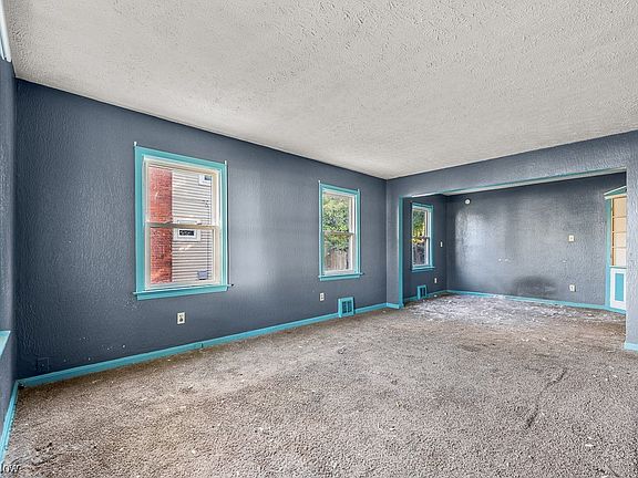 3rd image of 285 Grace Ave