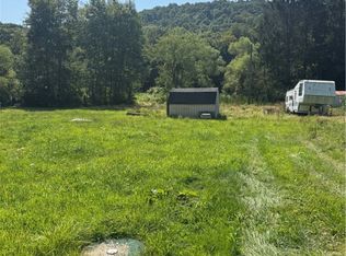 126 Hillview Ln, Melcroft, PA 15462