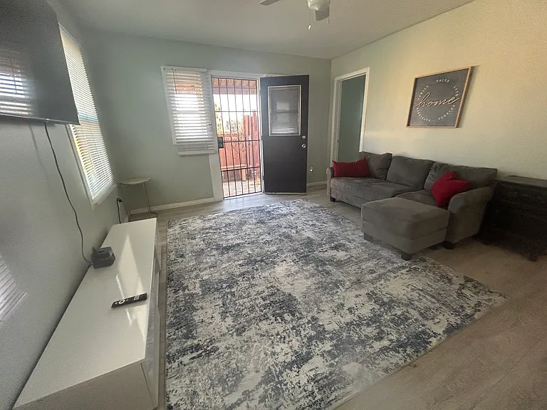 407 W San Ysidro Blvd W — Photo 15