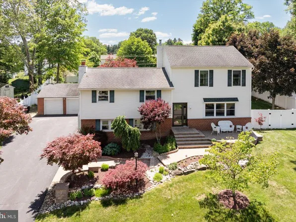 51 Martin Dr, Holland, PA 18966