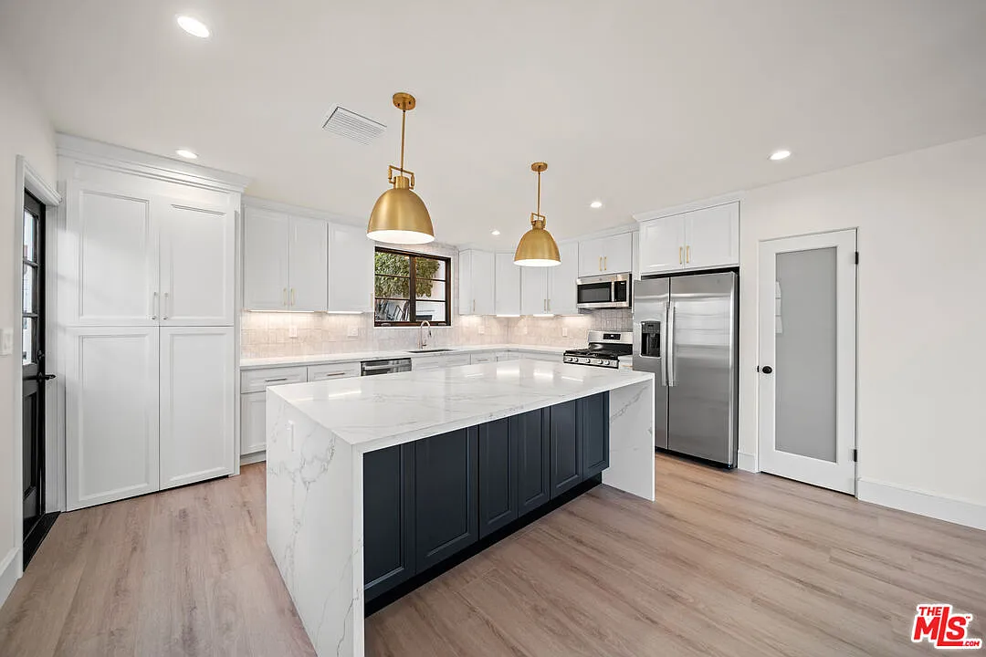 3 bed, 1624 sqft, $7,800 — Photo 1
