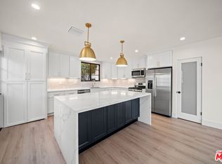 3710 Arbolada Rd, Los Angeles, CA 90027