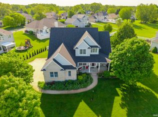 858 N Persimmon Dr, Warsaw, IN 46582