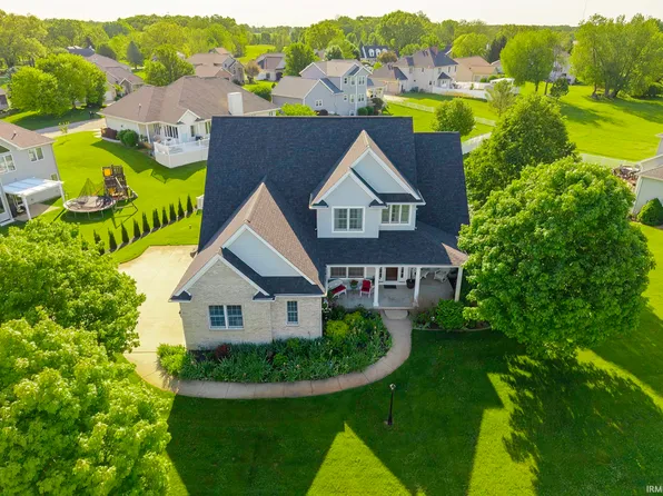 858 N Persimmon Dr, Warsaw, IN 46582