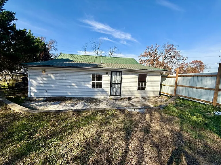 3208 Dodds Ave — Photo 12