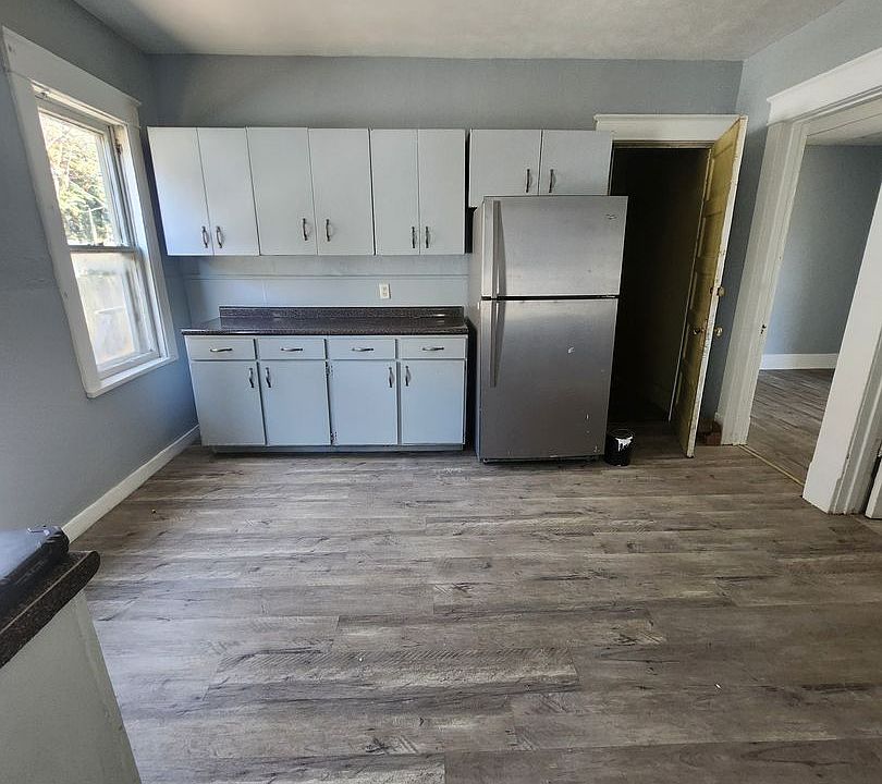 1st image of 626 E 23rd St APT 1