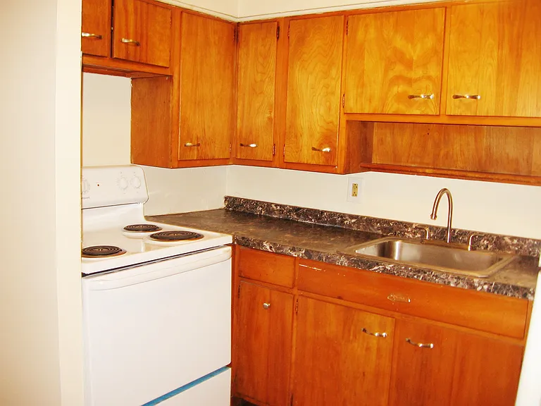 1225 S Lumber St — Photo 2