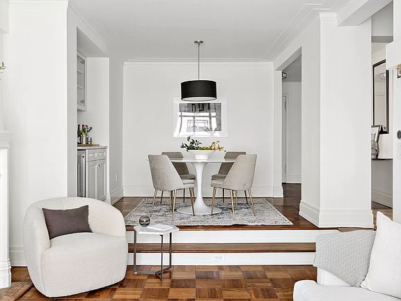 3rd image of 25 Central Park W APT 6G