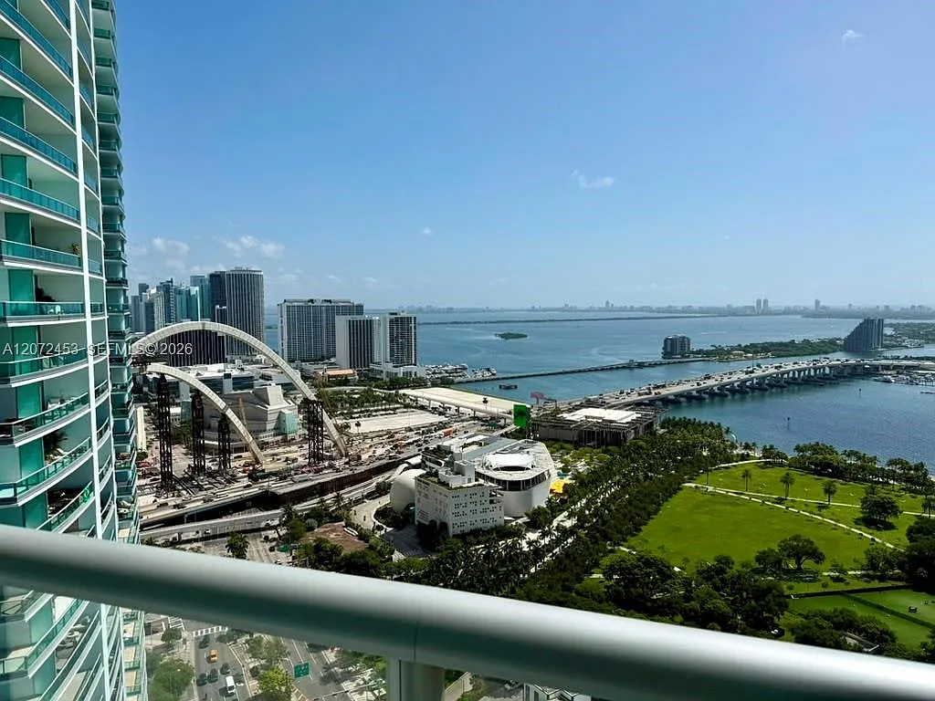 Marinablue Condo — Photo 3