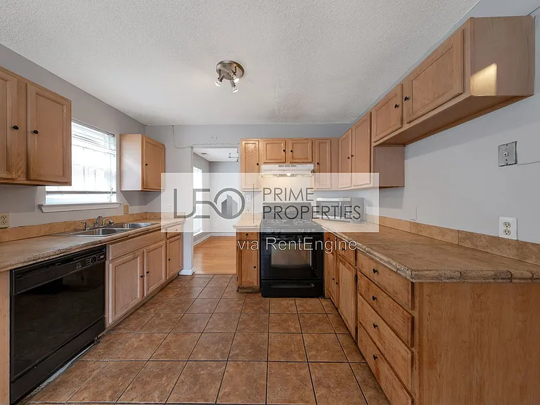 1072 Victory Dr SW — Photo 6