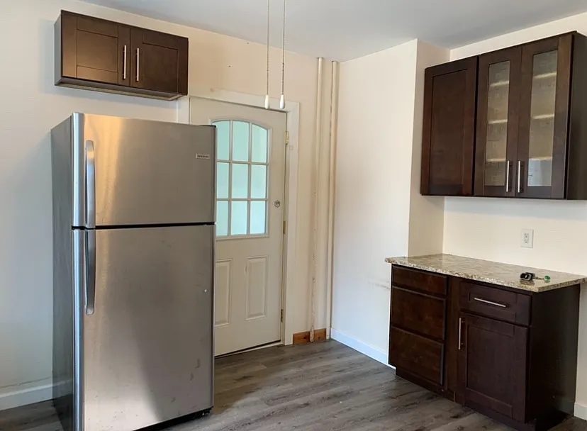 1 bed, 1000 sqft, $1,400 — Photo 3