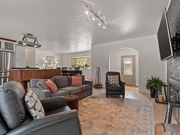5th image of 52567 Heatherfield Dr