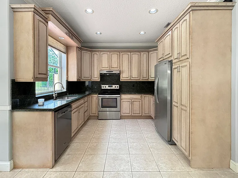 11131 Laurel Walk Rd — Photo 14