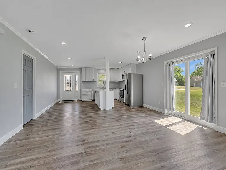 980 Acacia Dr S — Photo 11