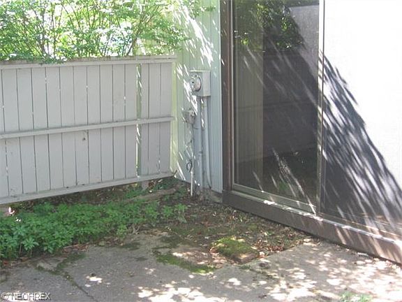 3rd image of 712 Tinkers Ln