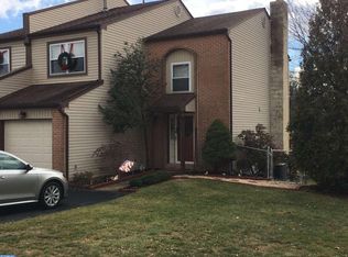 651 Whittier Dr, Warminster, PA