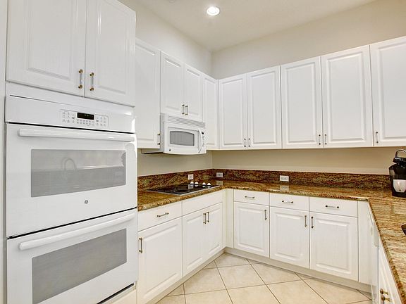 4th image of 6770 Treves Way