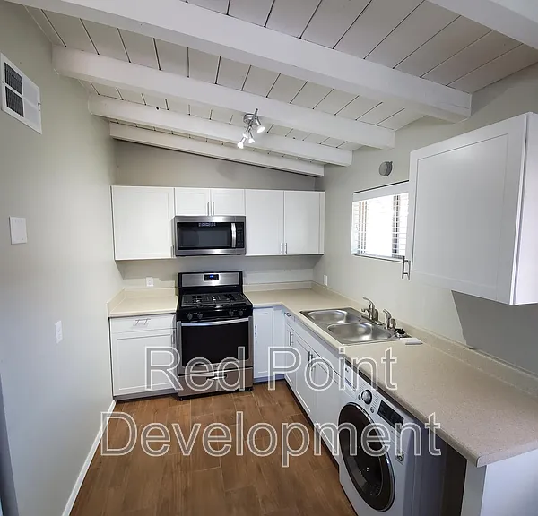 2221 E Grant Rd #F — Photo 1