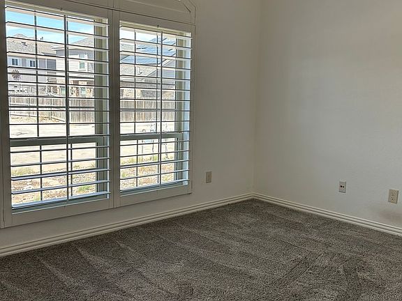 3rd image of 3016 Botticelli Ave
