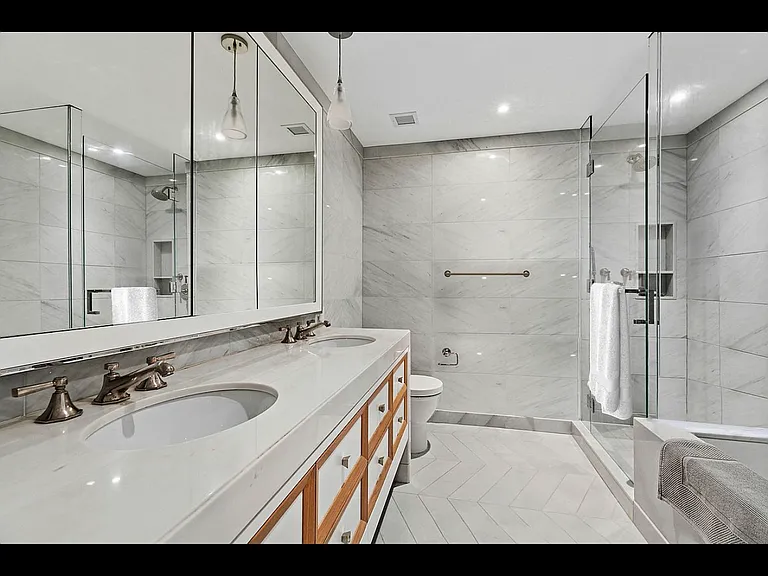 212 Warren St #4R — Photo 9