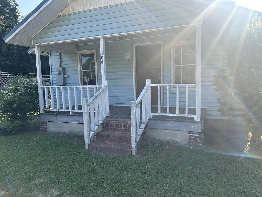308 Chase St — Photo 2