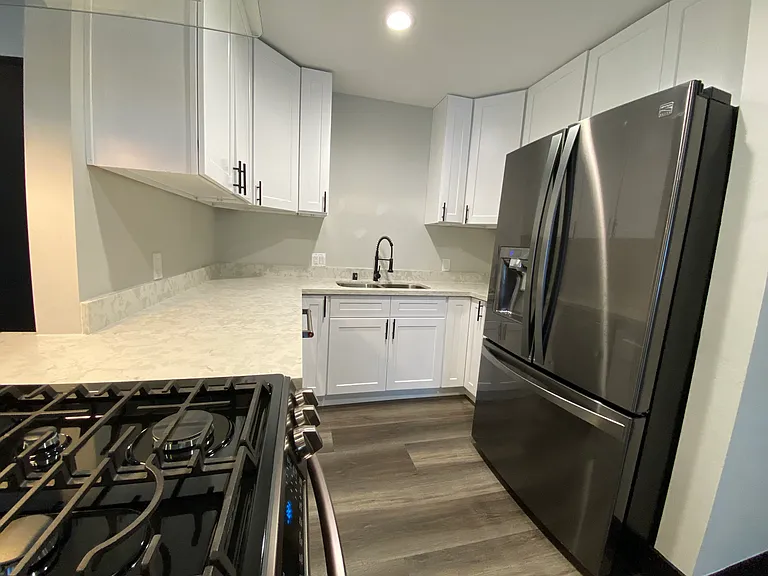 4510 Hazeltine Ave — Photo 2
