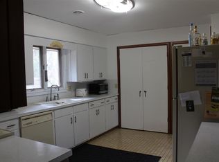 W9475 Golf Side Ln, Cambridge, WI 53523