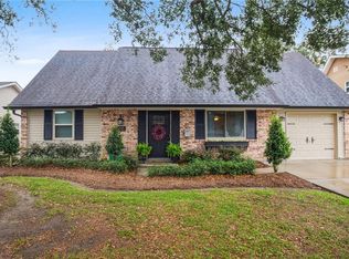 215 Brett Dr, Gretna, LA 70056