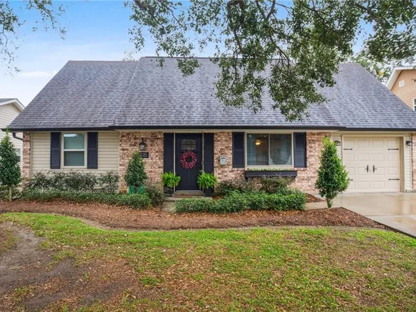 215 Brett Dr, Gretna, LA 70056