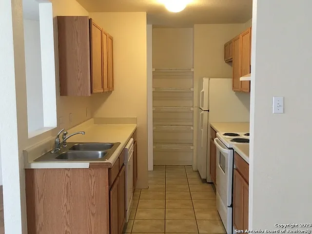 6304 Green Top Dr — Photo 5