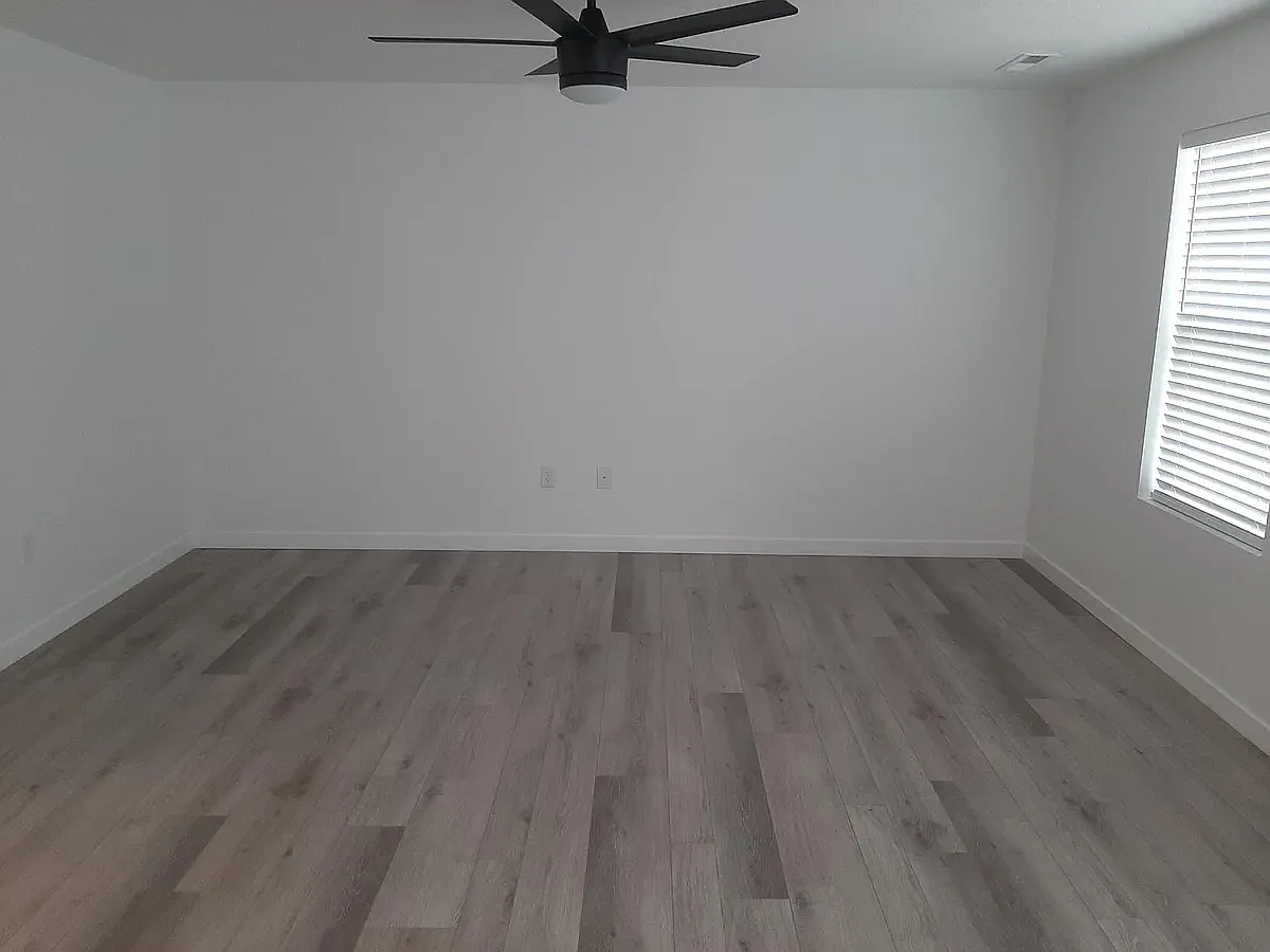 3 bed, 2.5 bath, 1851 sqft, $2,400 — Photo 3